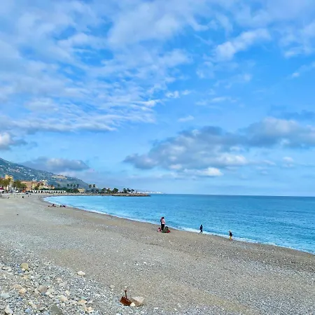 Bioves En Duplex-climatisation-centre Ville-plage * Menton